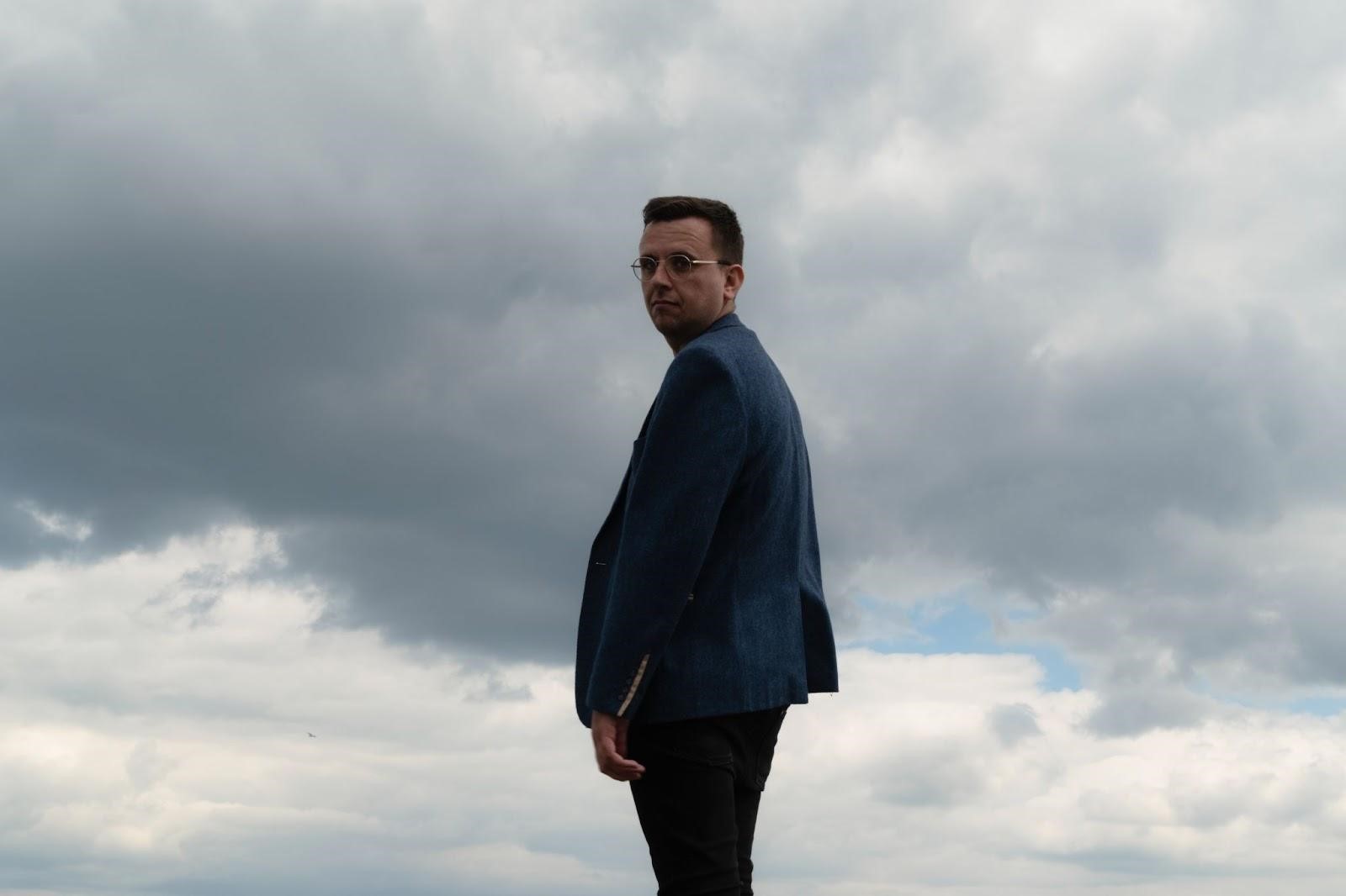 Rising Irish singer-songwriter Luke Clerkin releases his electrifying new single “Supernova” on July 26